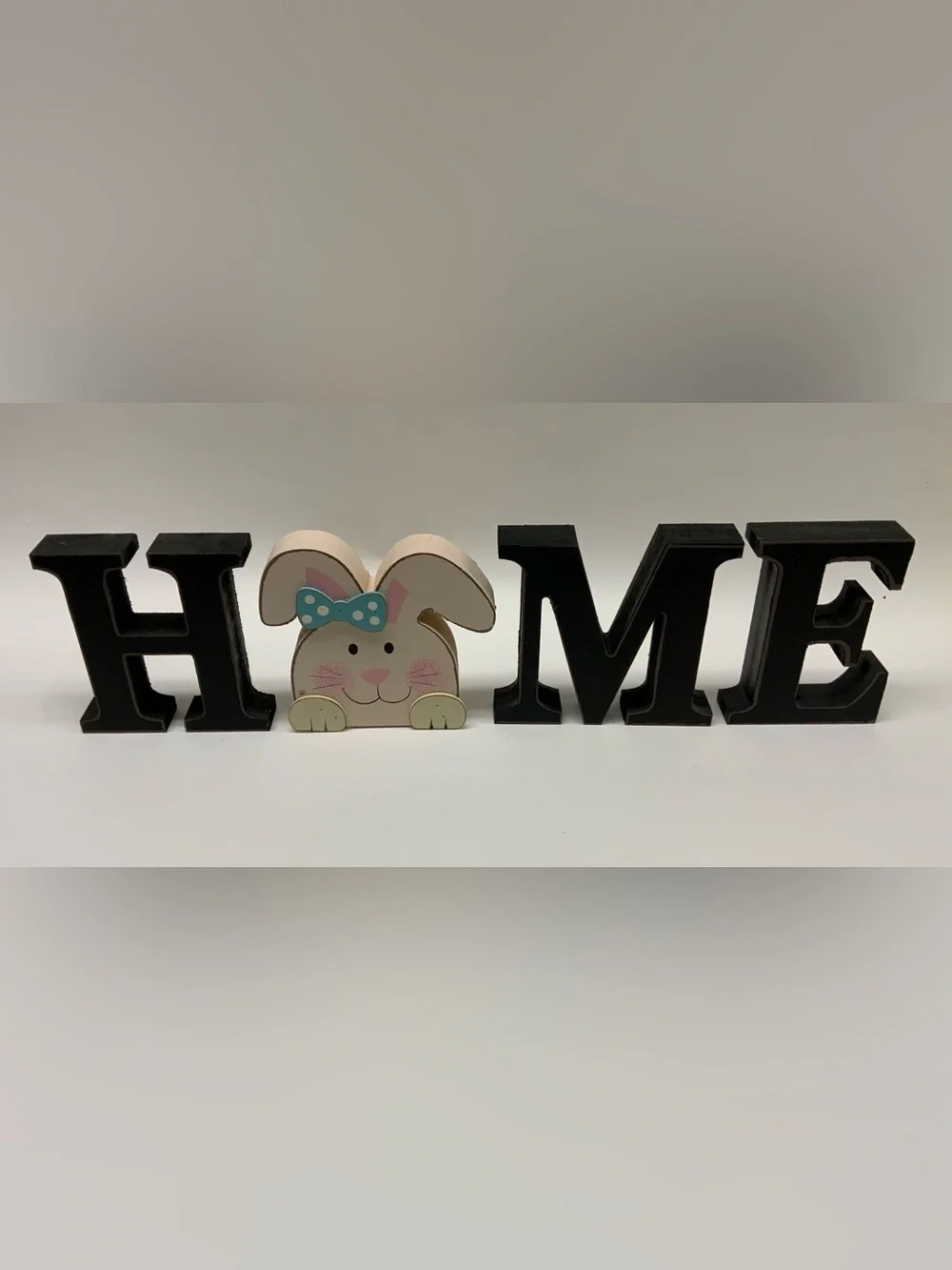 HOME Decor with interchangeable seasonal ”O”